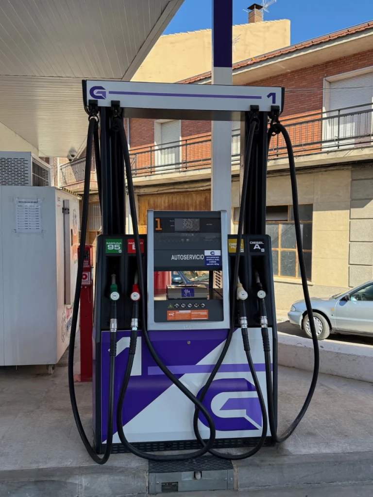 Gasóleos Cantalejo - ESTACIÓN DE SERVICIO Ctra. de Segovia nº4 surtidor gasolinera